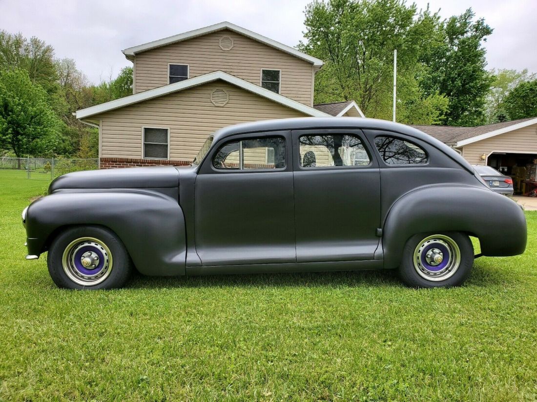 1946 Plymouth DeLuxe Sedan Black RWD Automatic Basic 1946 Plymouth DeLuxe Basic