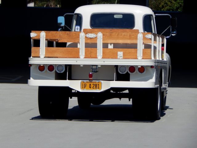 1947 Chevrolet 3800 1-Ton Stake Bed Truck 2nd Series - Frame Off Restored - photo 4