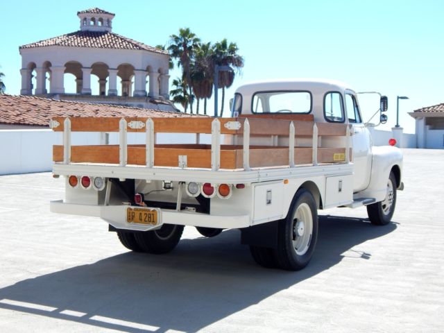 1947 Chevrolet 3800 1-Ton Stake Bed Truck 2nd Series - Frame Off Restored - photo 9