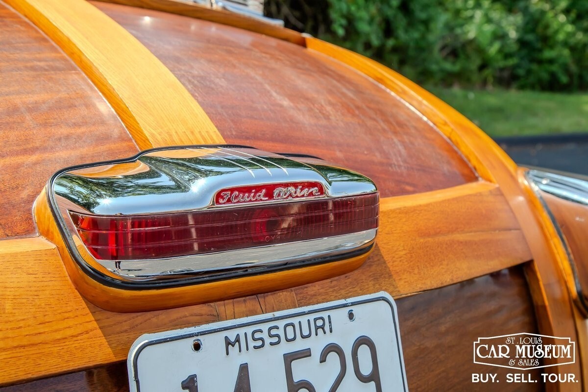 1947 Chrysler Town & Country Woodie - photo 6