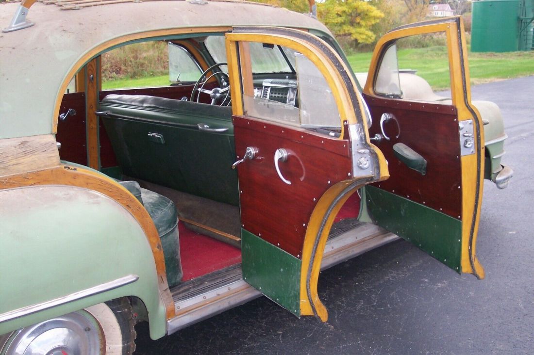 1947 Chrysler Town & Country - photo 2