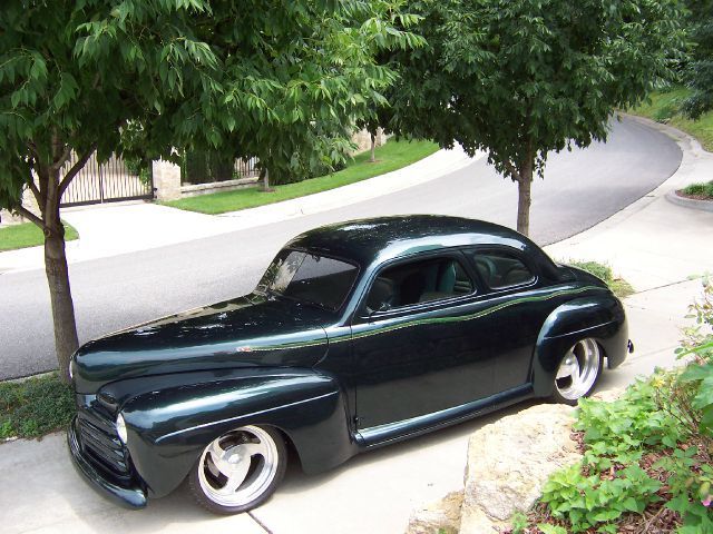 1947 Ford Club Coupe - photo 2