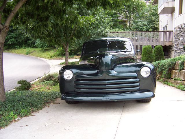 1947 Ford Club Coupe - photo 3