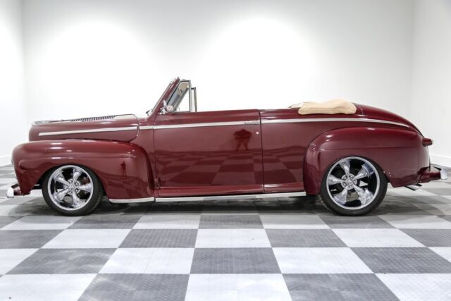 1947 Ford Convertible - photo 6