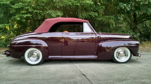 1947 Ford Convertible - photo 2