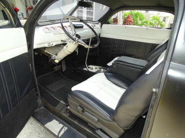 1947 Ford Deluxe - photo 10