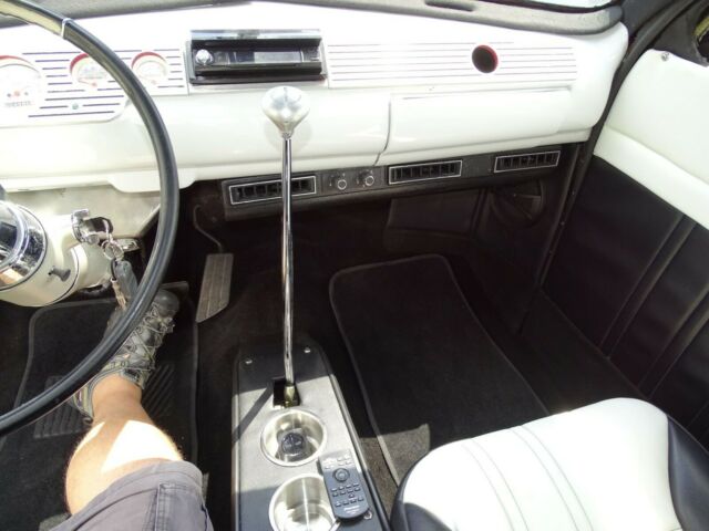 1947 Ford Deluxe Coupe - photo 8