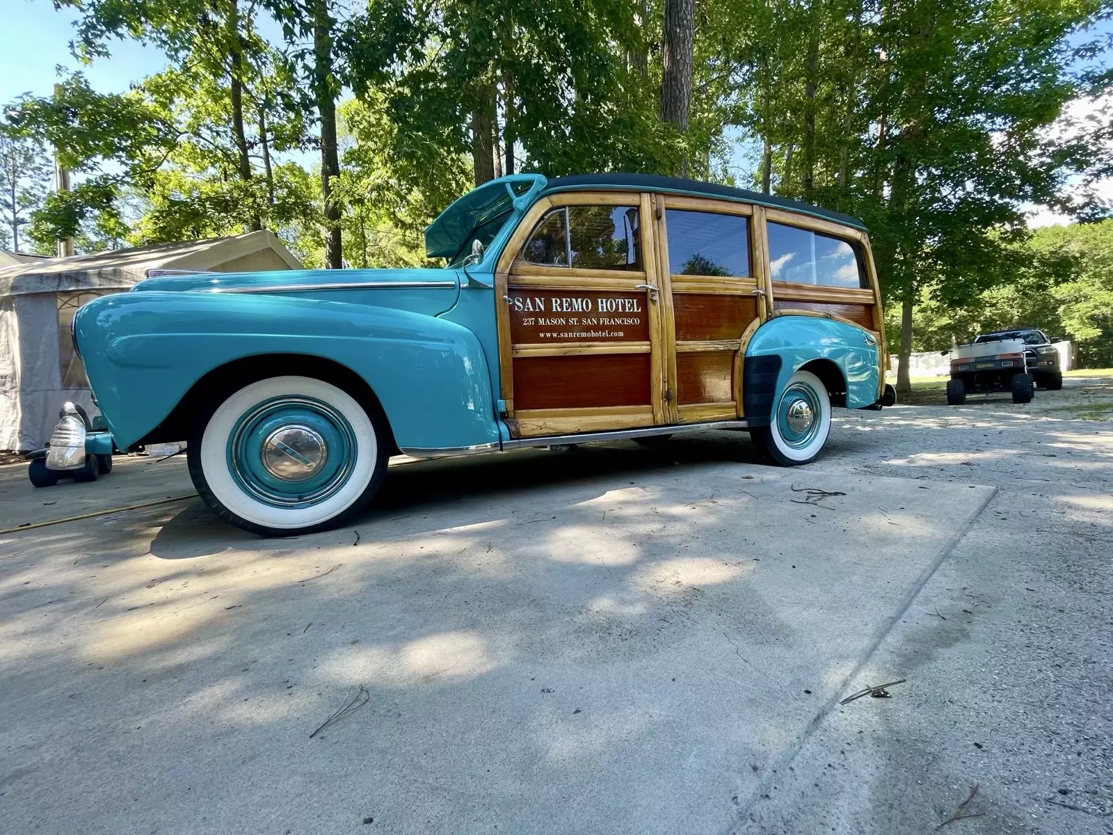 1947 Ford Custom Deluxe Super Deluxe Woody