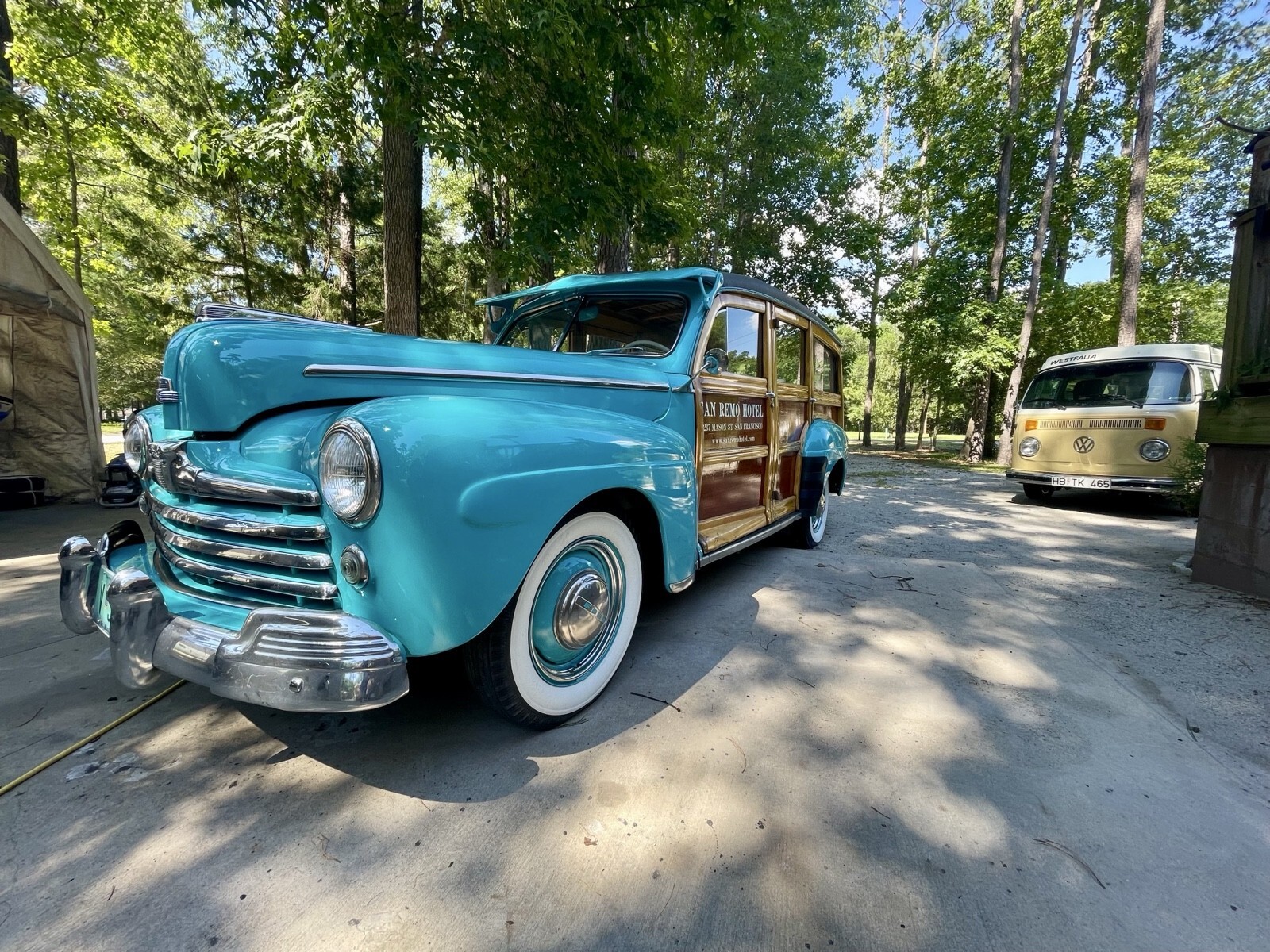 1947 Ford Custom Deluxe Super Deluxe Woody - photo 2