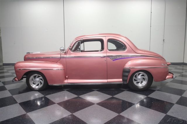 1947 Ford Deluxe Sedan - photo 3