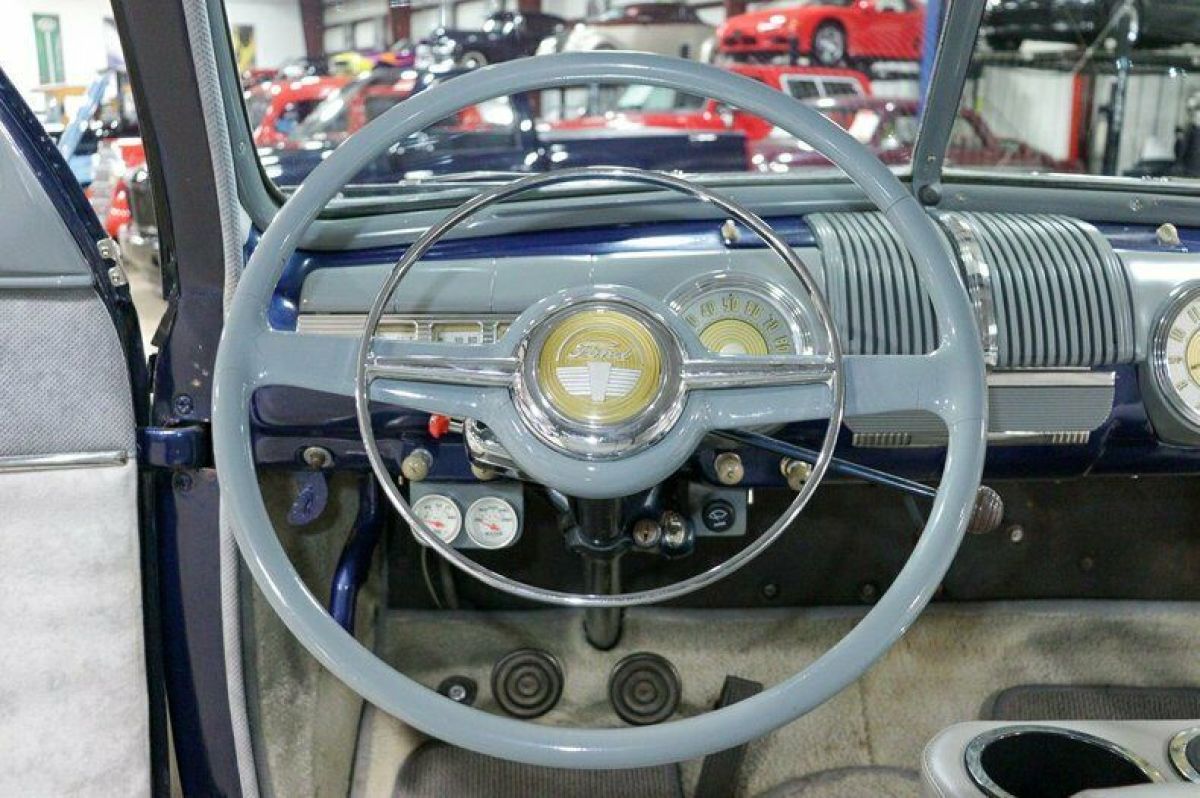 1947 Ford Deluxe Tudor - photo 12