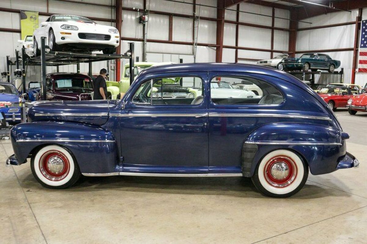 1947 Ford Deluxe Tudor - photo 2