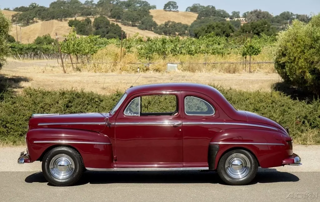 1947 Ford Super Deluxe Super Deluxe Coupe - photo 2