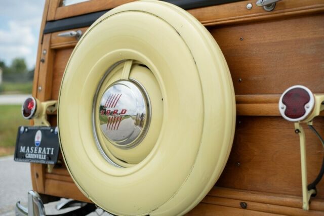 1947 Ford Super Deluxe " Woody" Station Wagon - photo 6