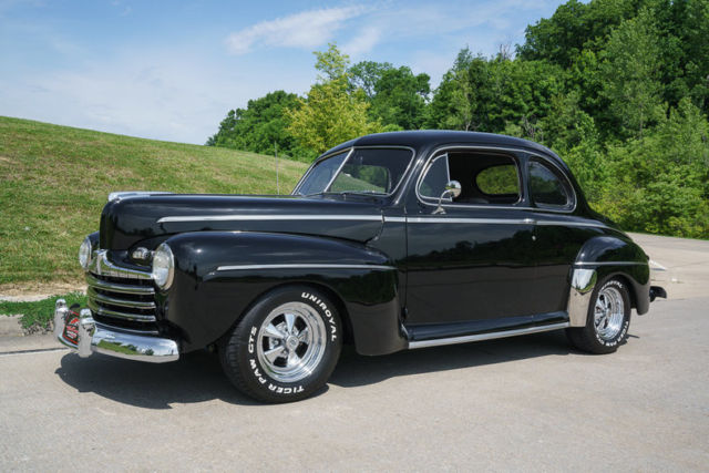 1947 Ford Super Deluxe Coupe - photo 4