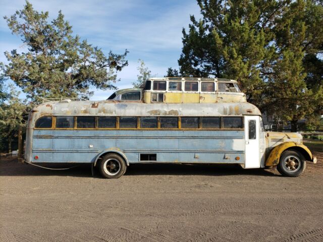 1947 International ? FURTHUR Bus with a unknown year 23 window bus top half 1963 Volkswagen Bus/Vanagon 1947 International Bus