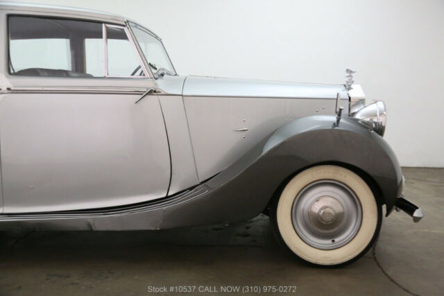 1947 Rolls-Royce Silver Wraith Limousine Right Hand Drive - photo 10