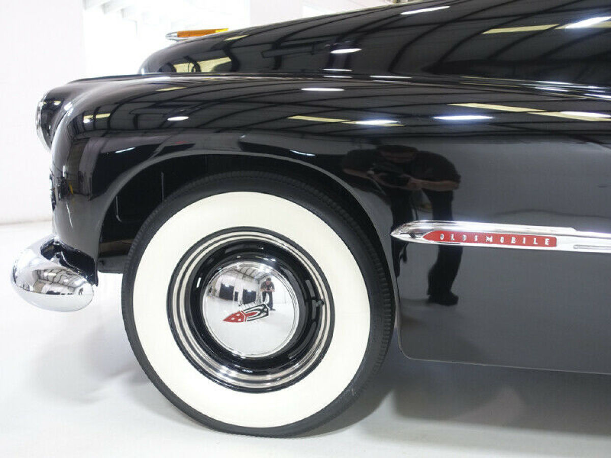 1947 Oldsmobile Series 66 Special Series 66 Club Sedan - photo 12