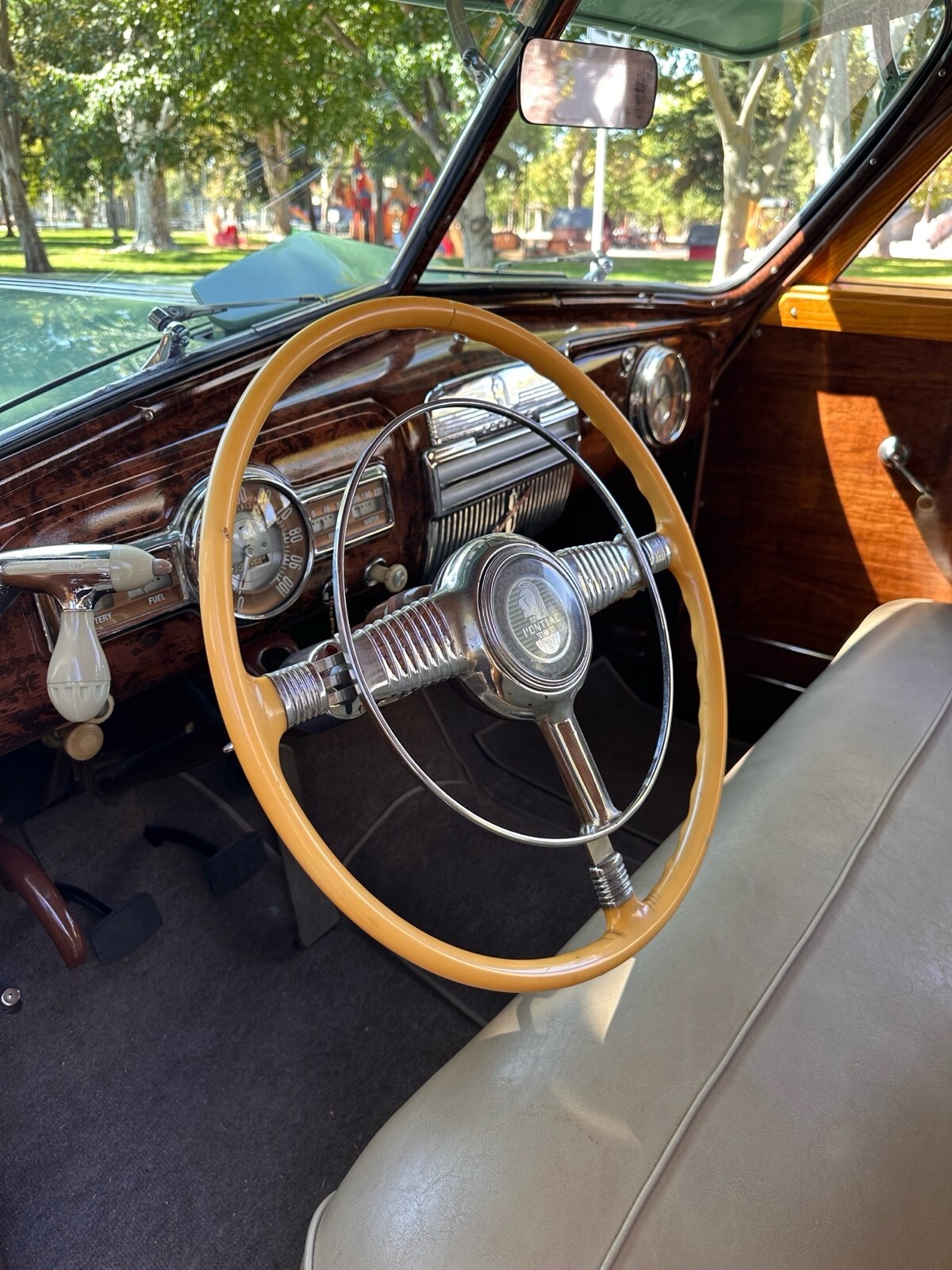 1947 Pontiac Streamliner woodie - photo 11