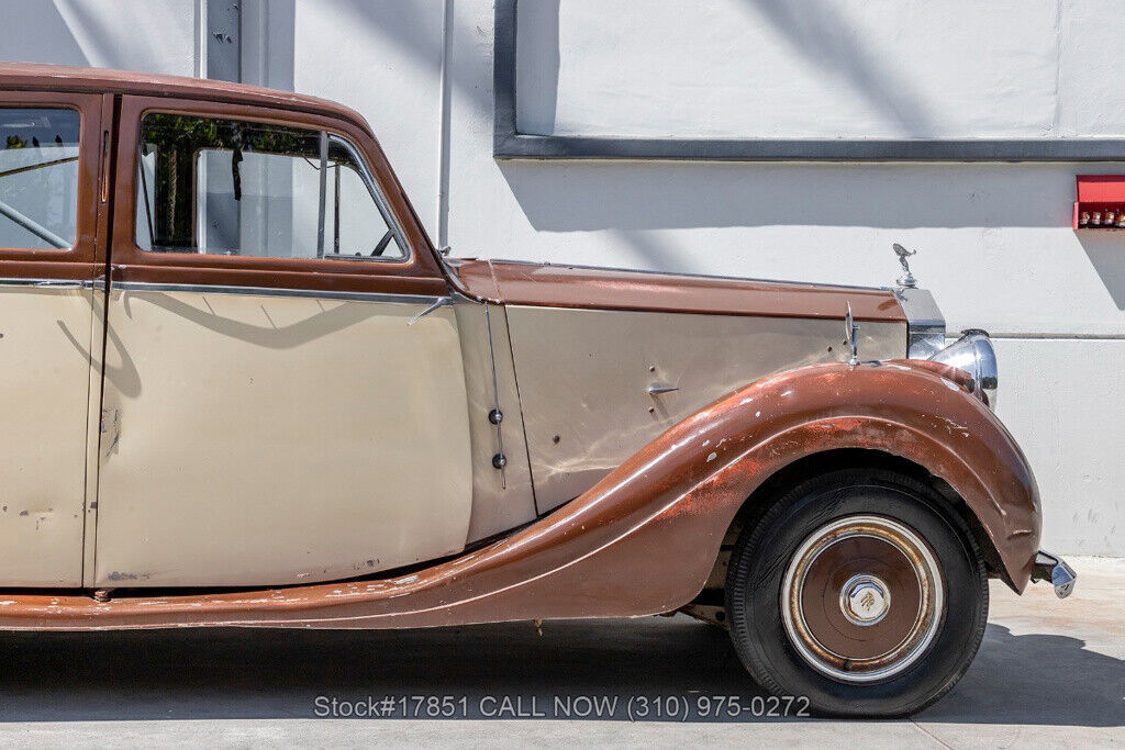 1947 Rolls-Royce Silver Wraith Right-Hand-Drive - photo 10