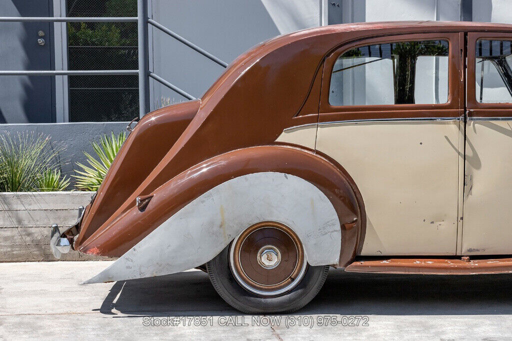 1947 Rolls-Royce Silver Wraith Right-Hand-Drive - photo 11