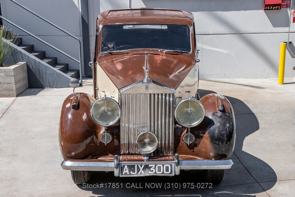 1947 Rolls-Royce Silver Wraith Right-Hand-Drive - photo 2