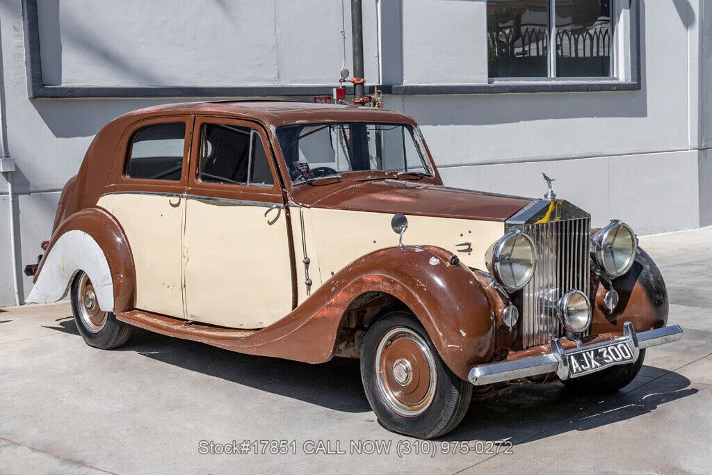 1947 Rolls-Royce Silver Wraith Right-Hand-Drive - photo 3