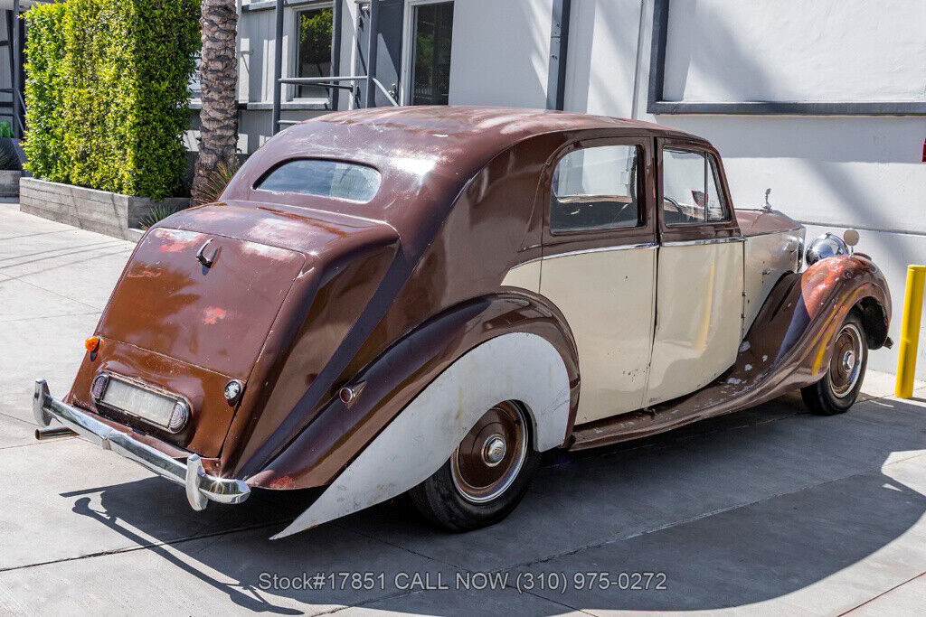 1947 Rolls-Royce Silver Wraith Right-Hand-Drive - photo 5