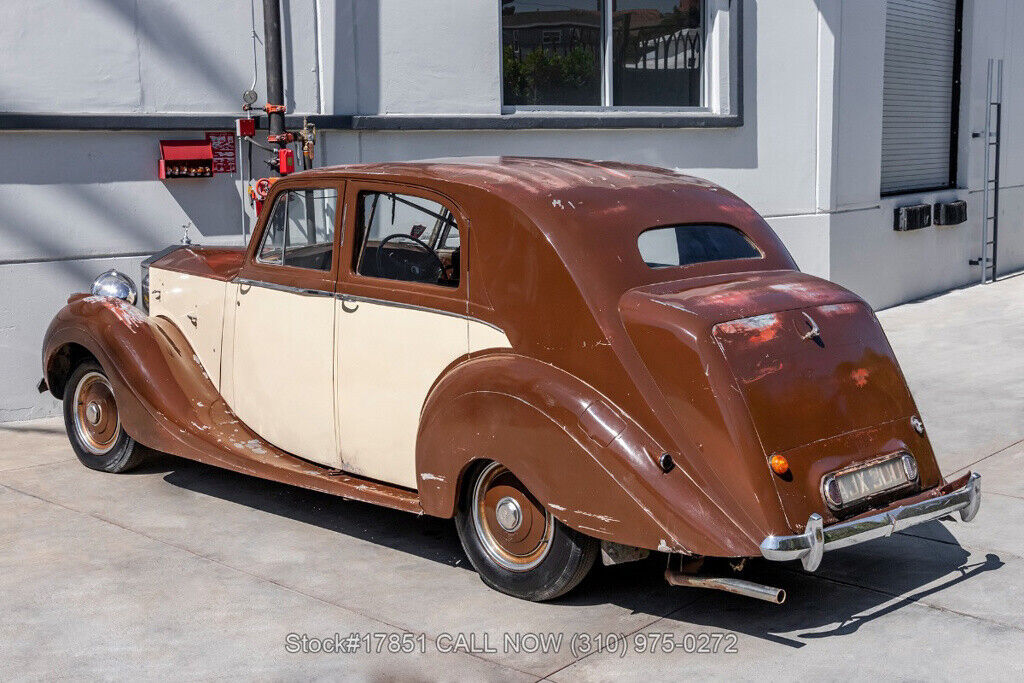 1947 Rolls-Royce Silver Wraith Right-Hand-Drive - photo 7