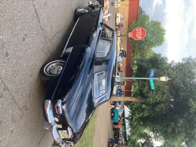 1947 Studebaker Commander Land Cruiser. Suicide rear doors. Runs great 1947 Studebaker Land Cruiser