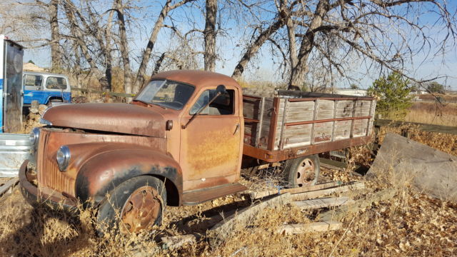 1947 Studebaker M-16 Red