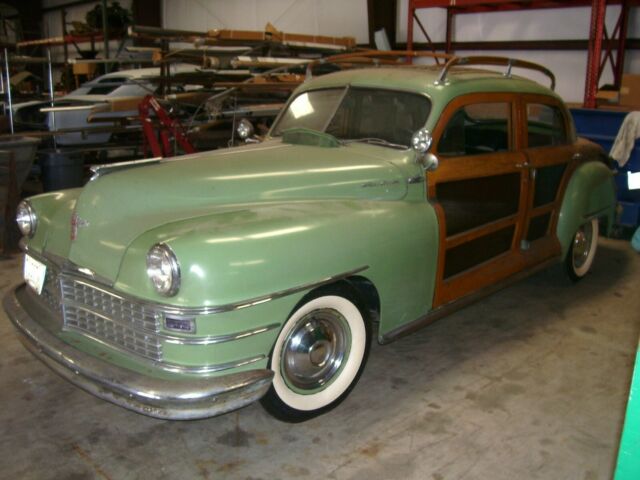 1947 TOWN AND COUNTRY WOODY SEDAN 1947 Chrysler Town & Country