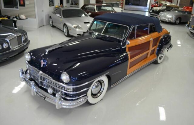 1948 Chrysler Town & Country Convertible - photo 2