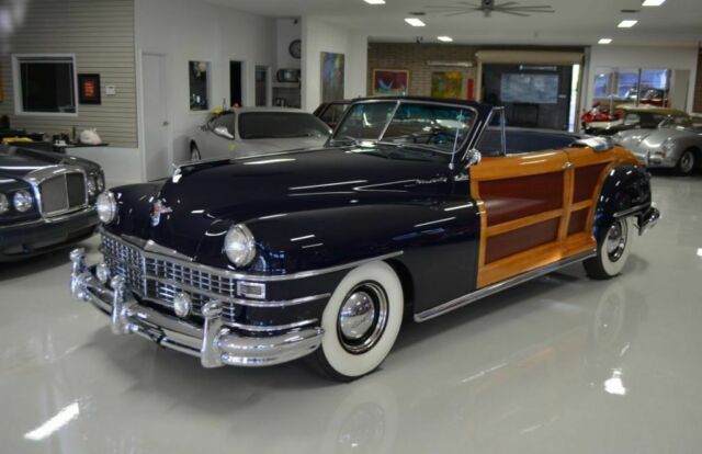 1948 Chrysler Town & Country Convertible - photo 3