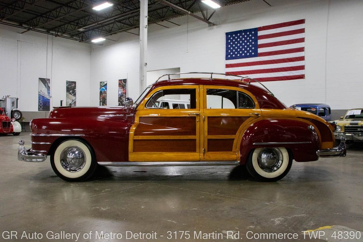 1948 Chrysler Town & Country Sedan - photo 3