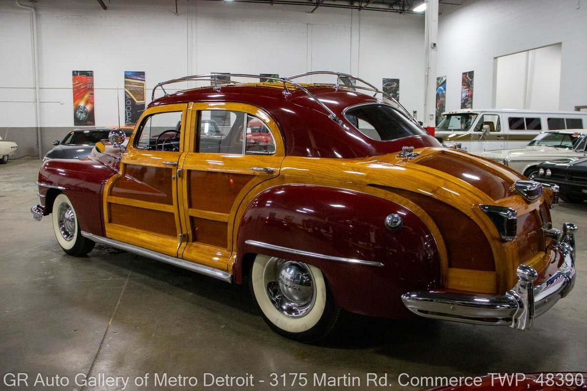 1948 Chrysler Town & Country Sedan - photo 4