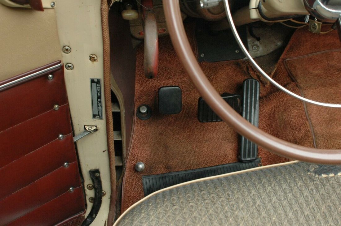 1948 Chrysler Town & Country Wood - photo 9