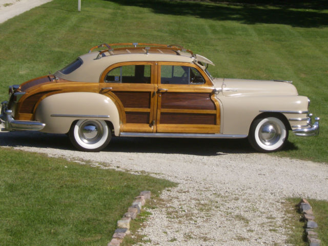 1948 Chrysler Town and Country 4 Door Sedan with Wood Roof Rack (Catalina Tan) 1948 Chrysler Town & Country