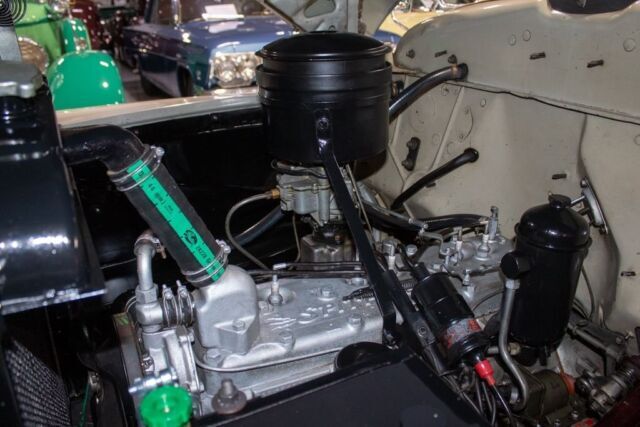 1948 Chrysler Town and Country - photo 2