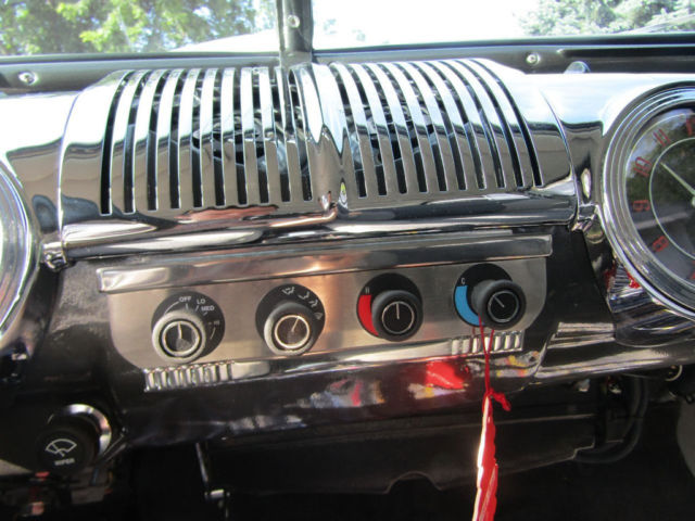 1948 Ford Sedan - photo 12
