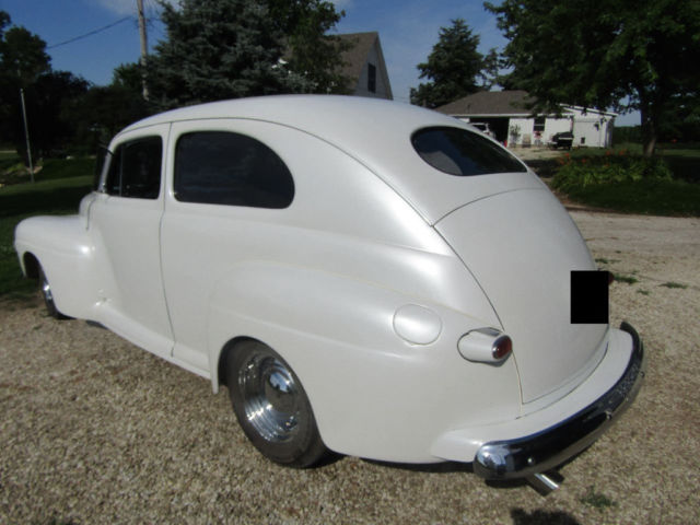 1948 Ford Sedan - photo 4