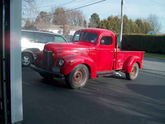 1948 International KB 2, Pick Up, 1948 Ford Mustang