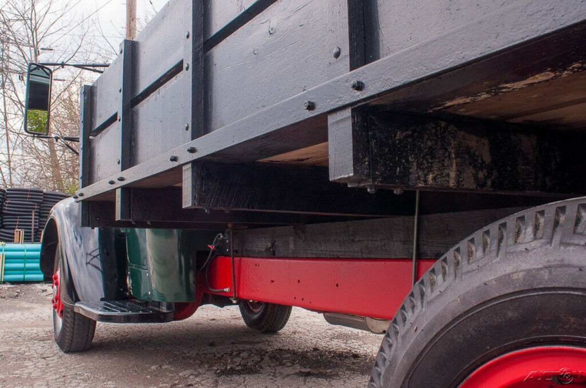 1948 International Harvester KB-6 Flatbed Truck - photo 12