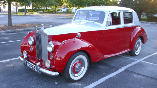 1948 ROLLS ROYCE SILVER DAWN GM CONVERSION 1948 Rolls-Royce Silver Spirit/Spur/Dawn 4 Door Sedan