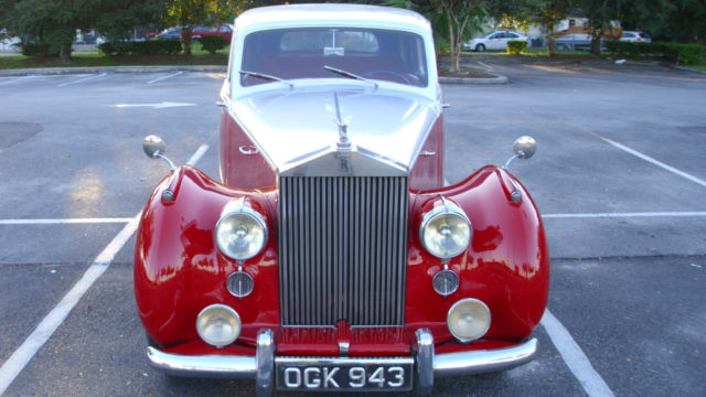 1948 Rolls-Royce Silver Spirit/Spur/Dawn 4 Door Sedan - photo 2