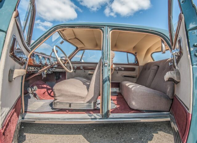 1948 Studebaker Landcruiser - photo 2