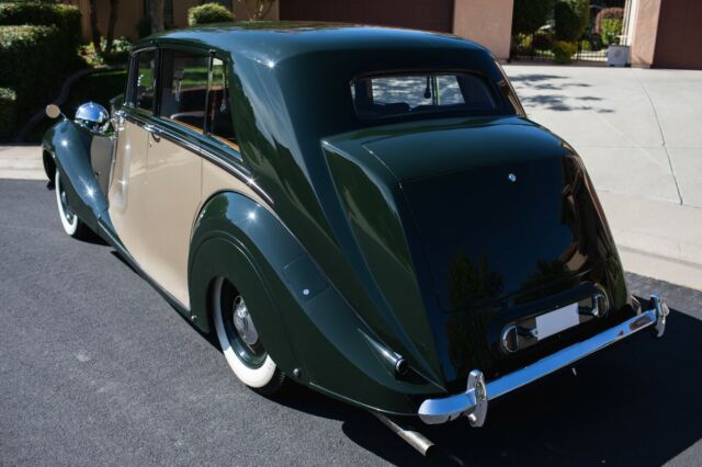 1948 Rolls-Royce Silver Wraith Limousine - photo 4