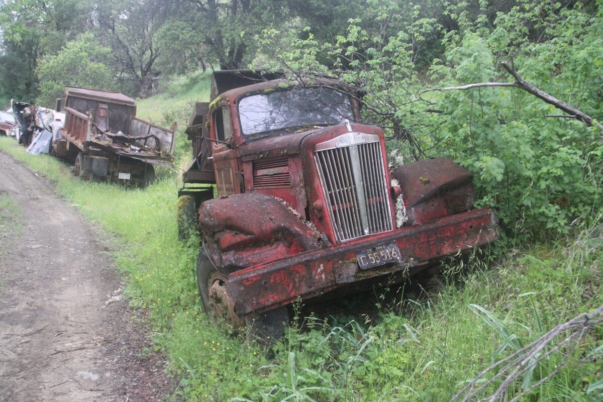 1948 International Harvester WHITE 5 YARD DUMP TRUCK WHITE SUPER POWER - photo 2