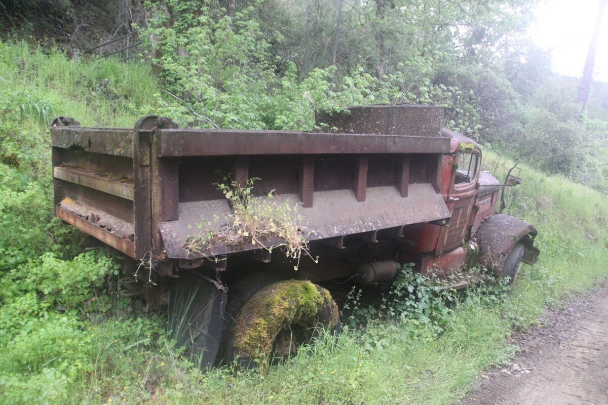 1948 International Harvester WHITE 5 YARD DUMP TRUCK WHITE SUPER POWER - photo 3