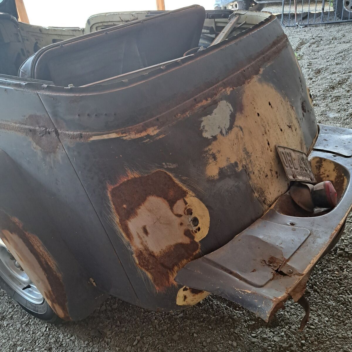 1951 Willys Jeepster Convertible - photo 9